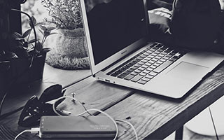 半岛体育官网-拜仁慕尼黑客场三球大胜，多特蒙德抢眼