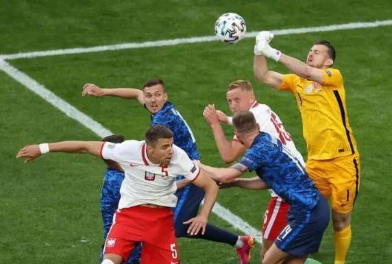 半岛体育官网登录-关于总决赛前瞻：欧预赛比赛谁能笑到最后的信息