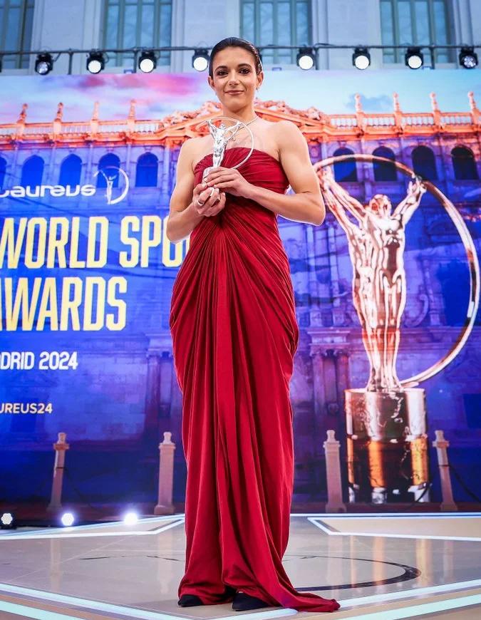 半岛app官网-西班牙女足队员荣获最佳射手奖