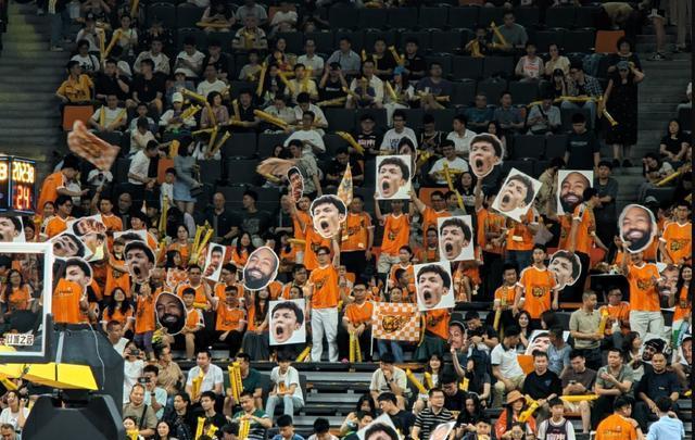 半岛体育官方下载-外援实力强劲，助球队获胜关键