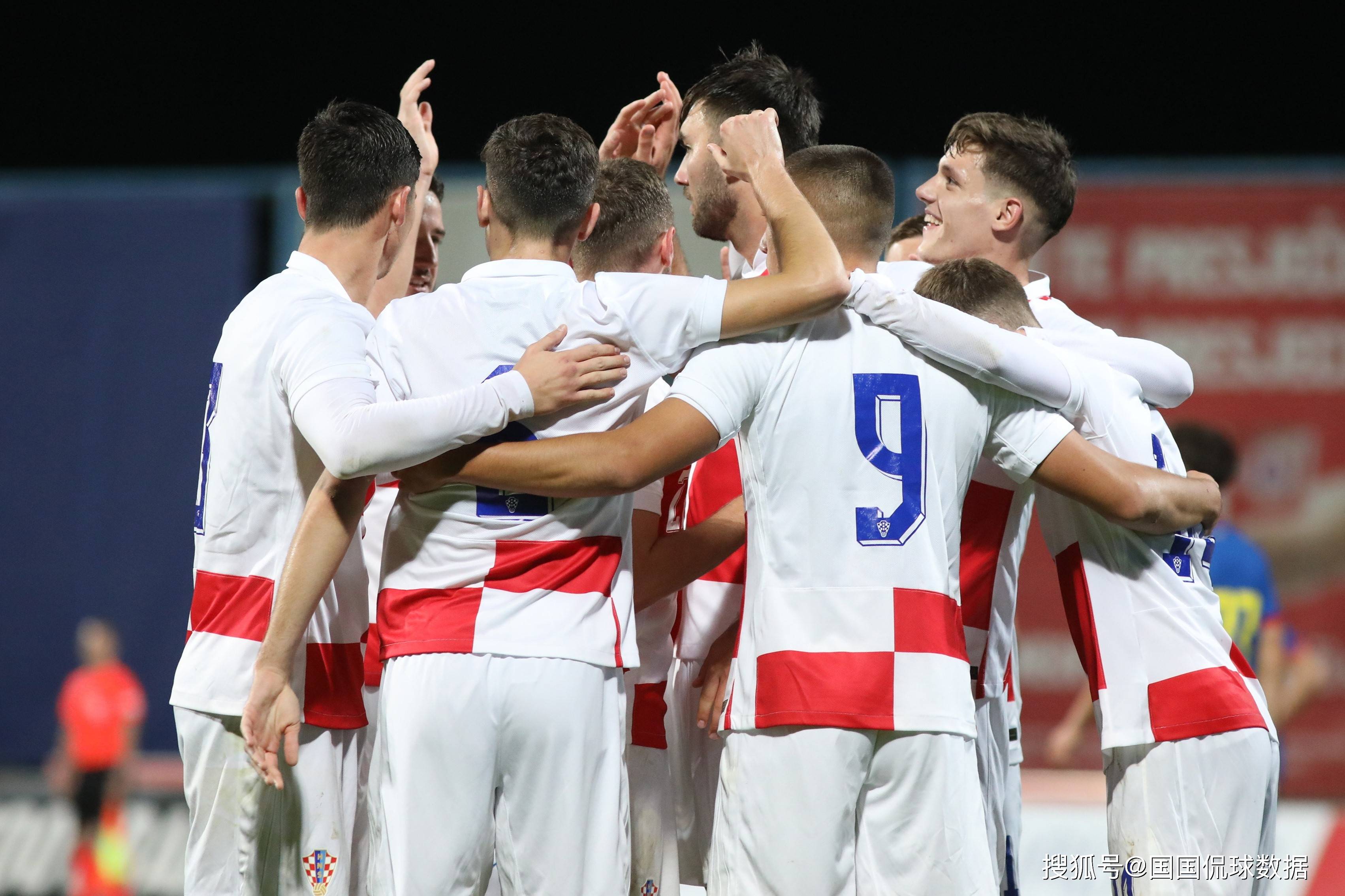 半岛综合体育官方app下载-克罗地亚客场击败苏格兰，晋级强